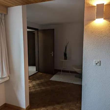 2.5 Zimmerwohnung, Pinut *
